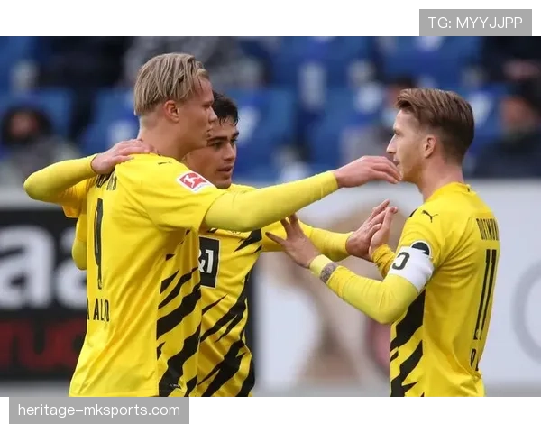 德甲转会市场火热：多队竞逐中场新星，未来巨星备受瞩目